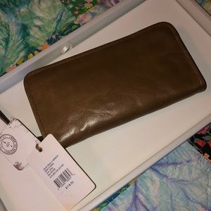 HOBO Remi wallet in Mink (brown)